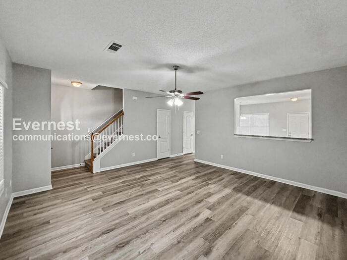 Building Photo - 8609 Thomas Ln