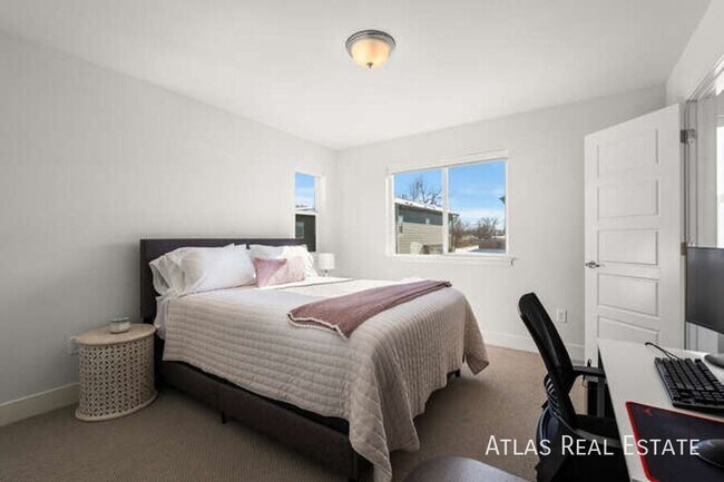 Building Photo - 7856 W 43rd Pl