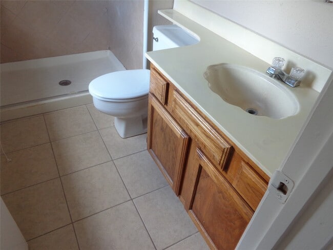 Building Photo - 2626 Planters House Ln