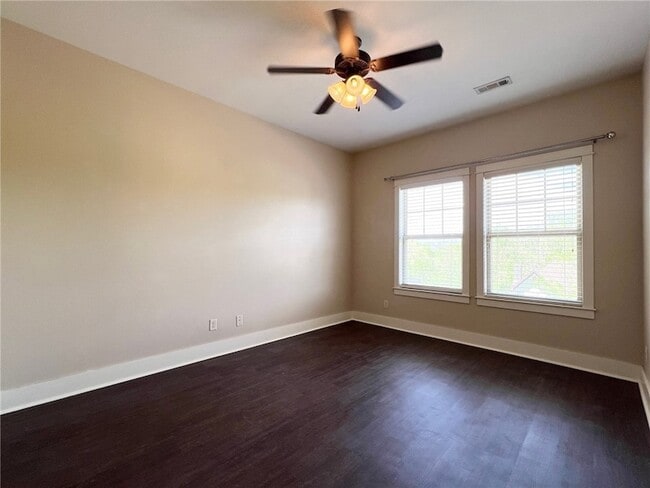 Building Photo - 3164 N Barnsbury Terrace