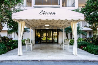 Building Photo - 3200 N Palm Aire Dr