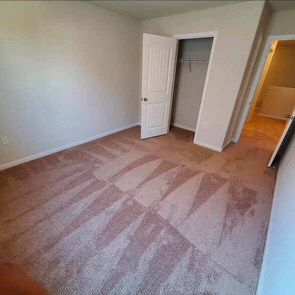 Building Photo - Room in House on Creedmore Hills Dr