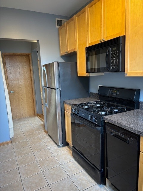 Building Photo - 45 N Paulina St