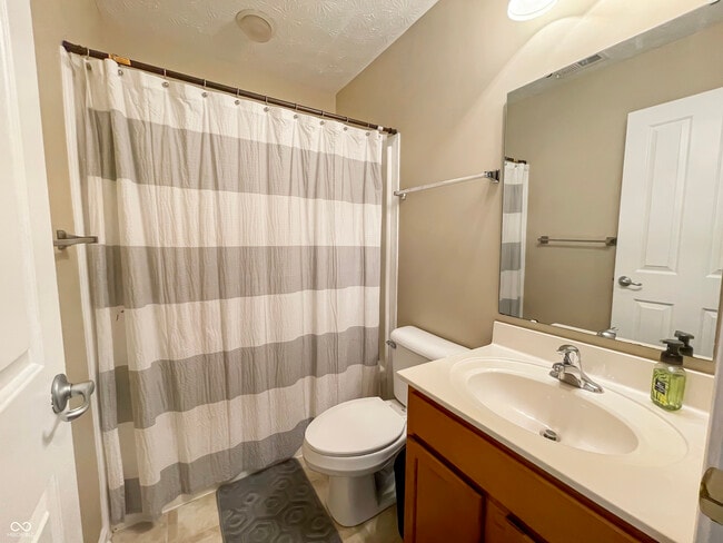 Building Photo - 450 Sheets Dr