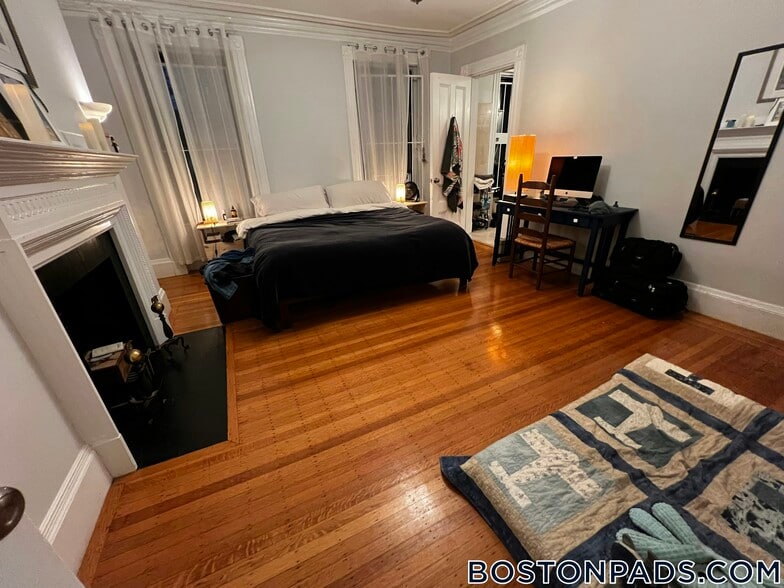 Building Photo - 429 Marlborough St