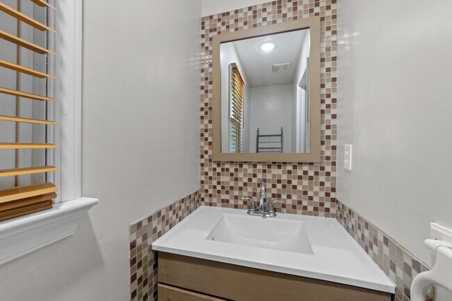 Building Photo - 435 Currituck Dr