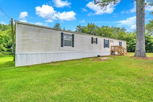 Building Photo - 2 Bedroom 2 Bathroom Home