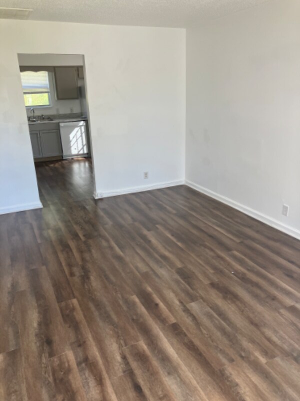 Building Photo - 2835 Vista Ln