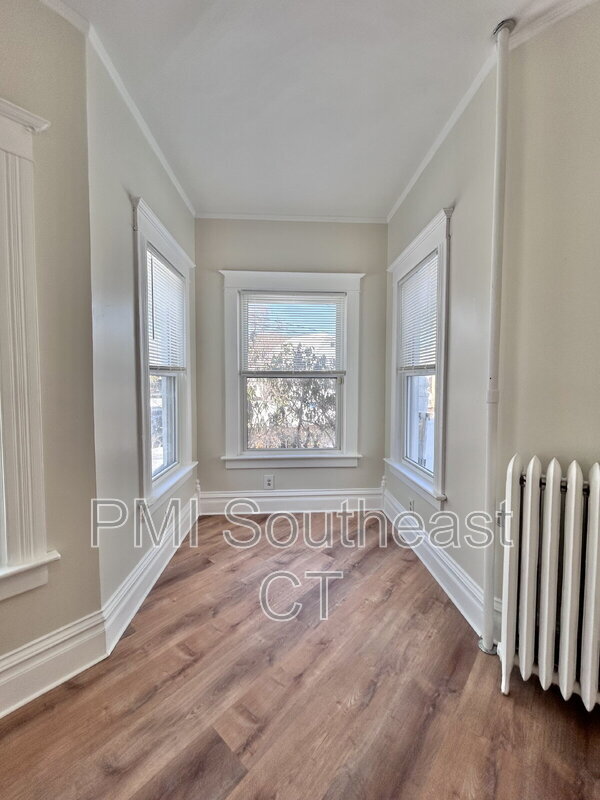 Building Photo - 26 Kinney Ave