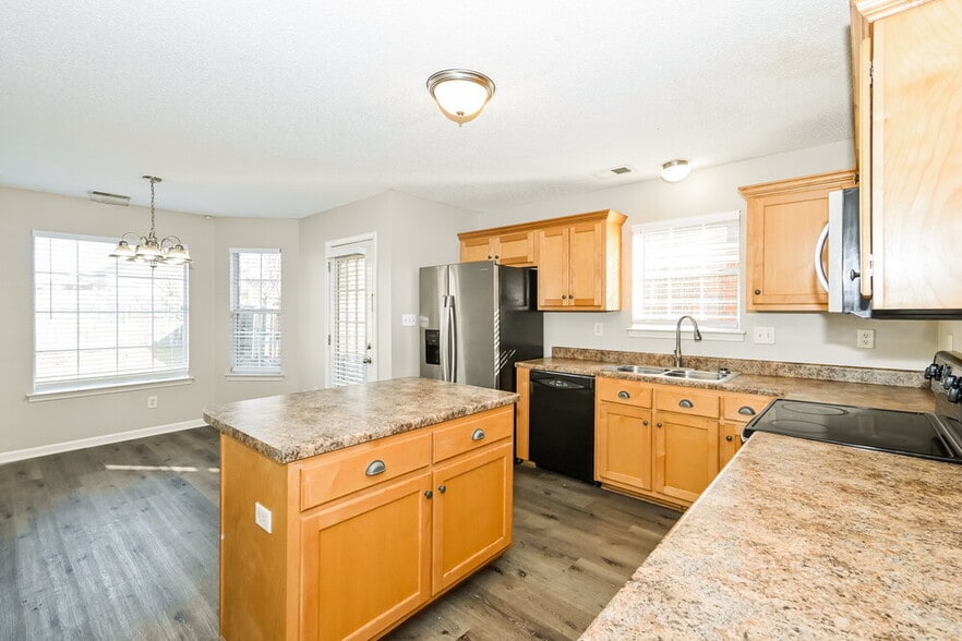Building Photo - 9890 Vista Ridge Dr
