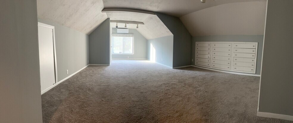Building Photo - 3858 Wooddale Ave S