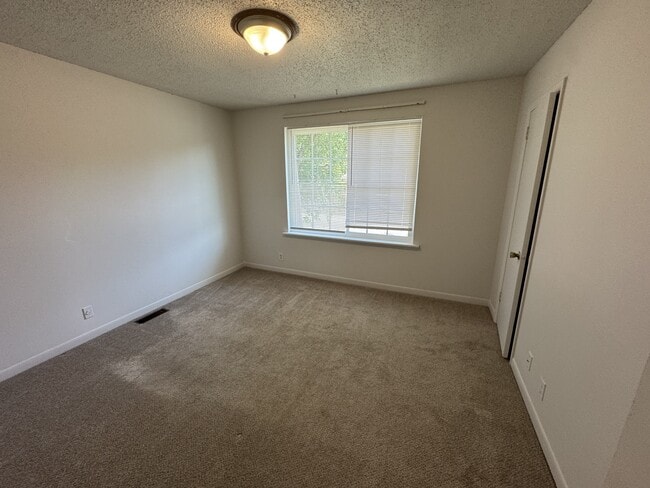 Building Photo - 441 Harding Pl