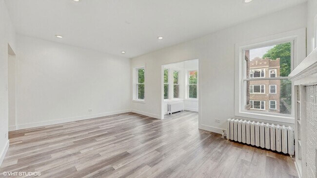 Building Photo - 6500 N Bosworth Ave