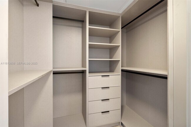 Building Photo - 5255 Collins Ave