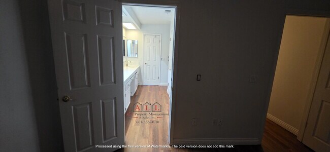 Building Photo - 3 Bed | 2 Bath Home with Office, Sunroom, Outdoor Kitchen & Backyard Oasis