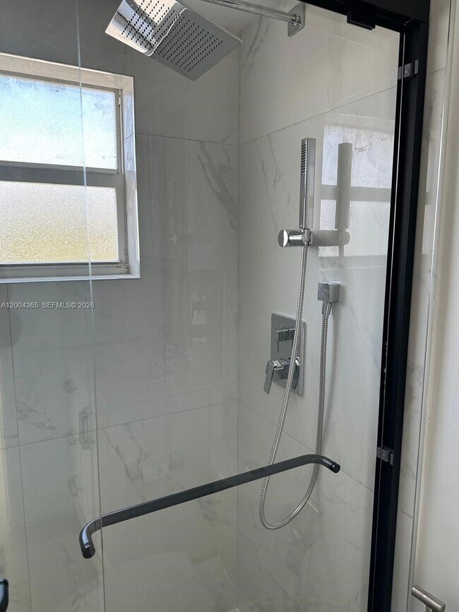 Building Photo - 360 Meridian Ave