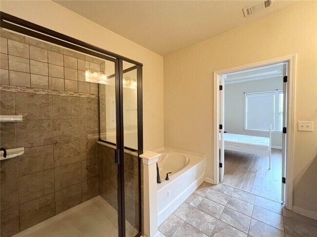 Building Photo - 1650 Sabastian Point