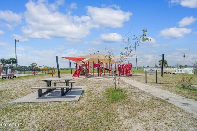 Building Photo - 404 Missouri Ave