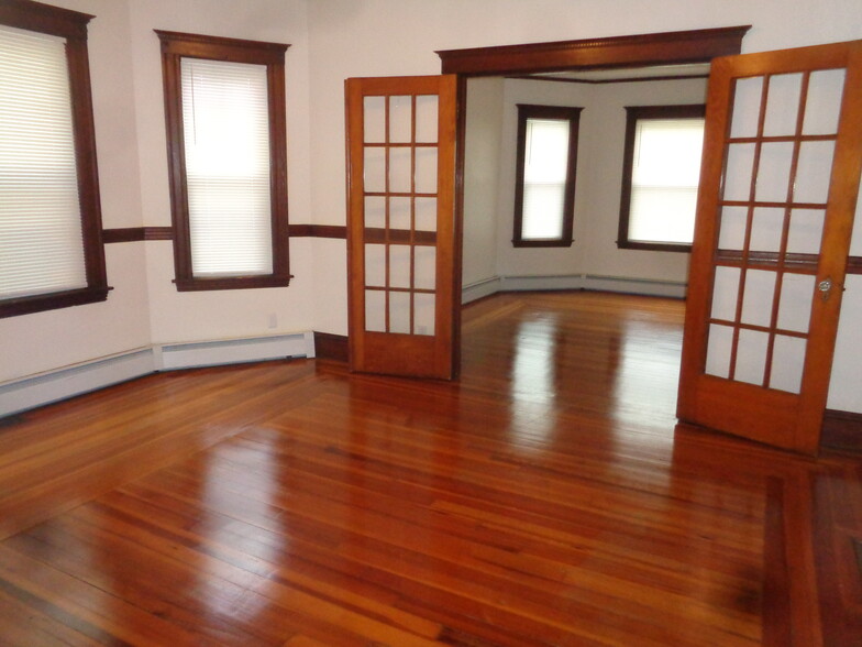 Building Photo - 61 Grove St