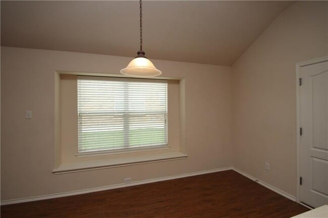 Building Photo - 1528 Haynie Bend
