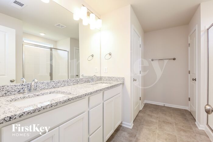 Building Photo - 408 Stonefence Dr