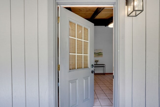 Building Photo - Peaceful Cachagua Retreat | 3BR Home with Vaulted Ceilings, Oaks & Star-Filled Skies