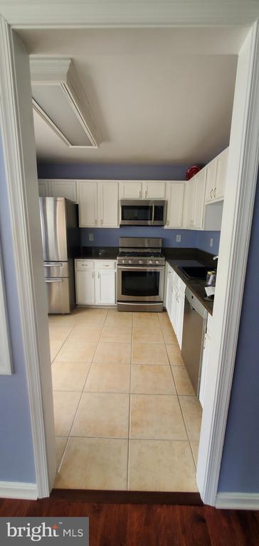 Building Photo - 8202 Catbird Cir