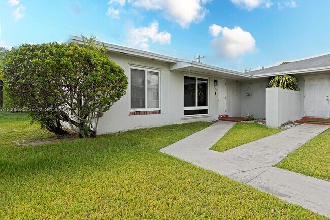 Building Photo - 19701 SW 103rd Ct