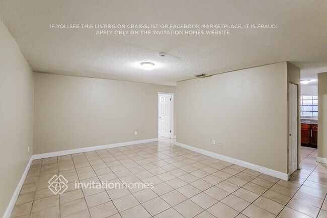 Building Photo - 20015 W Oakmont Cir