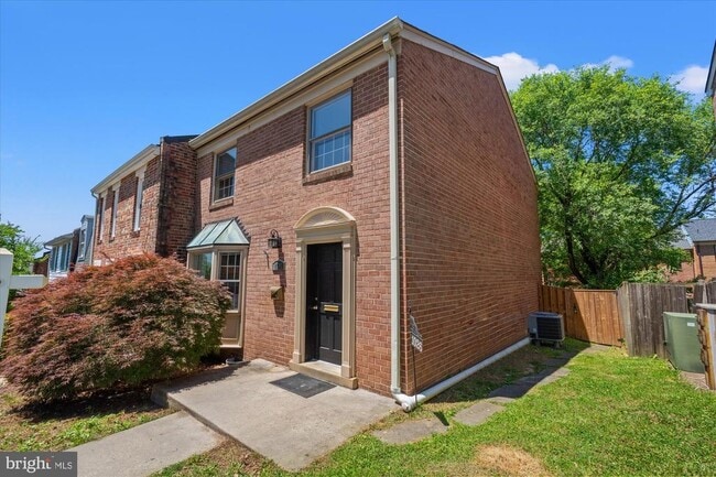 Building Photo - 1026 N Pelham St