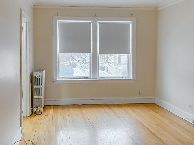 Building Photo - 1605 W Sunnyside Ave