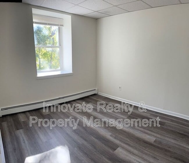 Building Photo - 29 Logan Ave