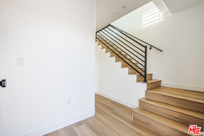 Building Photo - 11443 Hatteras St