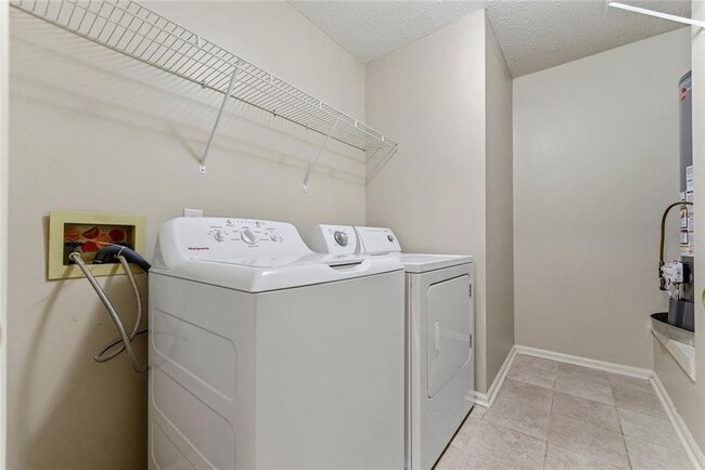 Building Photo - 4295 Cabretta Dr