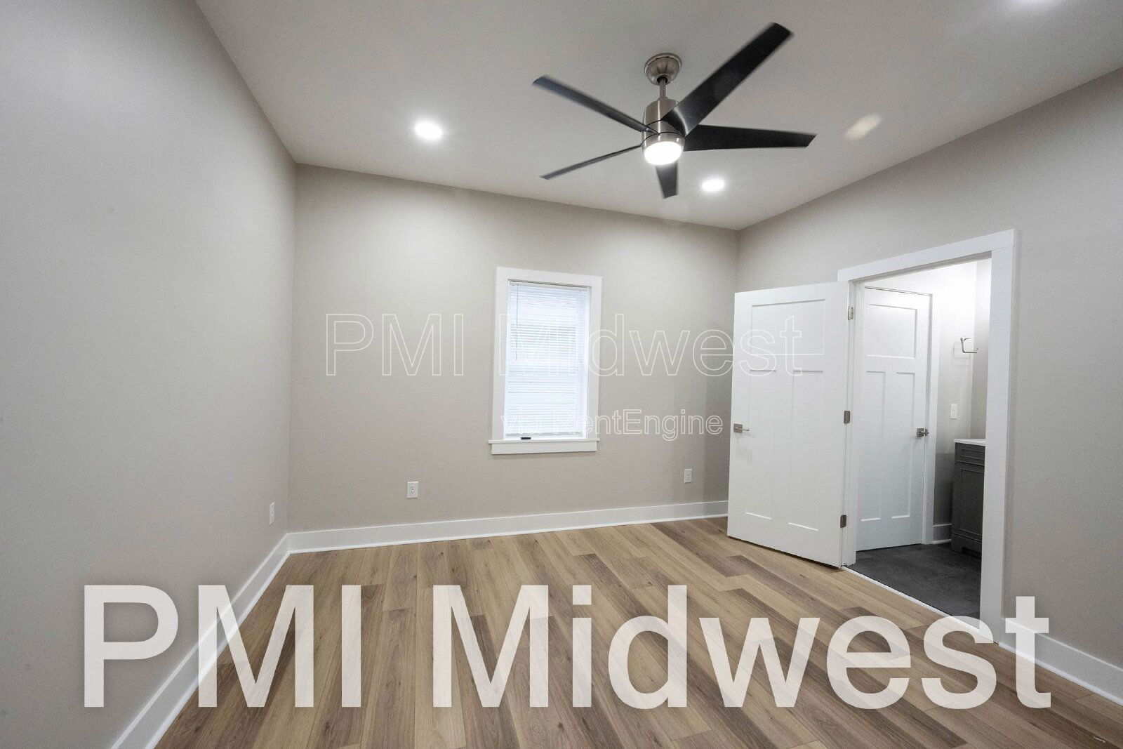 Building Photo - 20 Schiller St