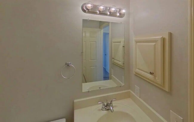 Building Photo - 2604 Country Creek Ln