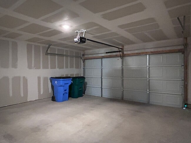 Building Photo - Modern 3-Bed Seguin Home on Greenbelt