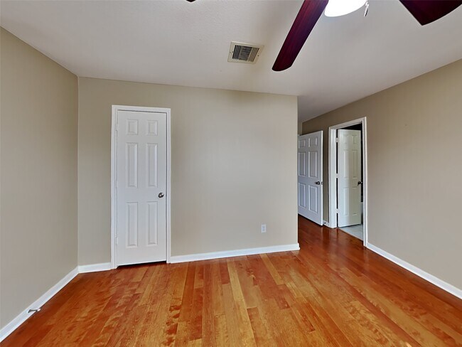 Building Photo - 4403 Thistle Pond Ct