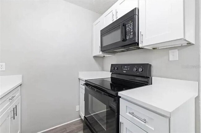 Building Photo - 2904 Emerson Ave S