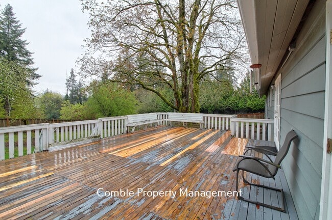 Building Photo - 16605 NE 87th St