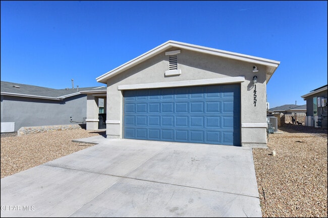 Building Photo - 14557 Faxon Yucca