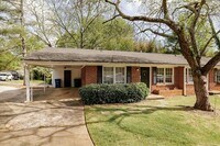 Building Photo - 2019 S Lumpkin St