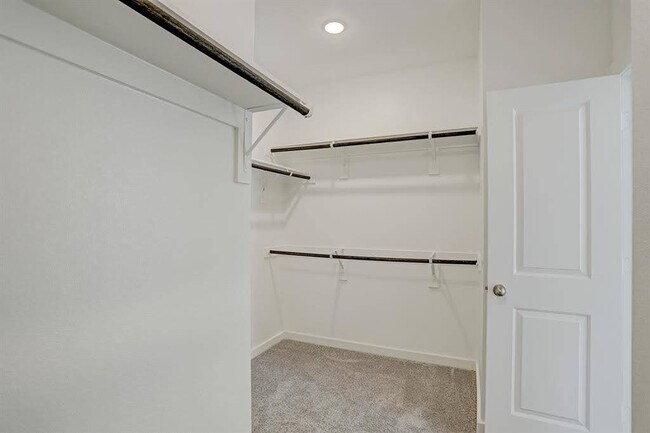 Building Photo - 16314 Apache Wds Wy