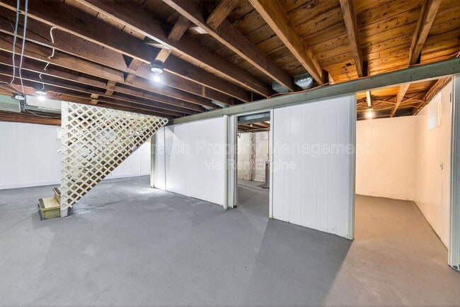 Building Photo - 6029 Evergreen Blvd