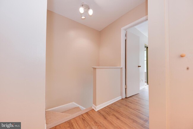 Building Photo - 9073 Lambskin Ln