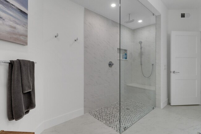 Building Photo - 26974 Montego Pointe Ct
