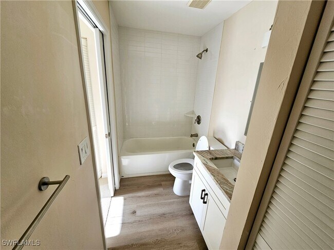 Building Photo - 5811 Crystal Lake Ln