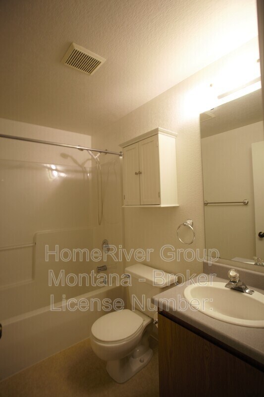 Building Photo - 2720 Crystal Ct