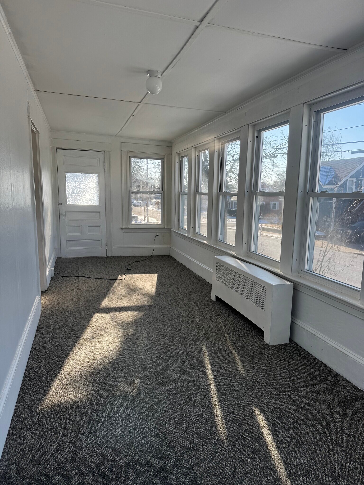 Building Photo - 21 Miller St