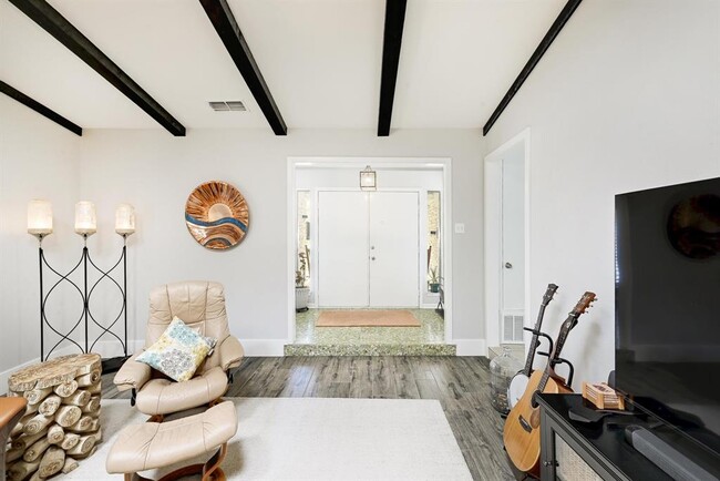 Building Photo - 110 Ridge Oak Dr